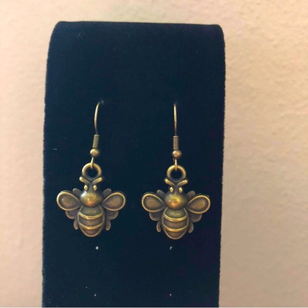 Brushed gold bumble bee earrings